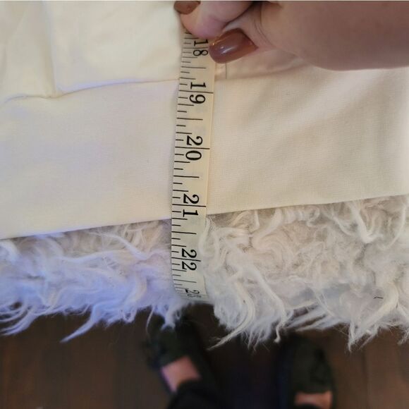 Guess white shortsleeved lightweight jacket - Picture 3 of 3